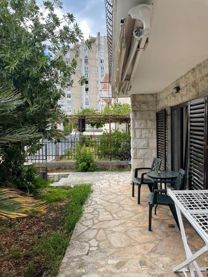 Julija 1 Apartment Igalo Exterior photo