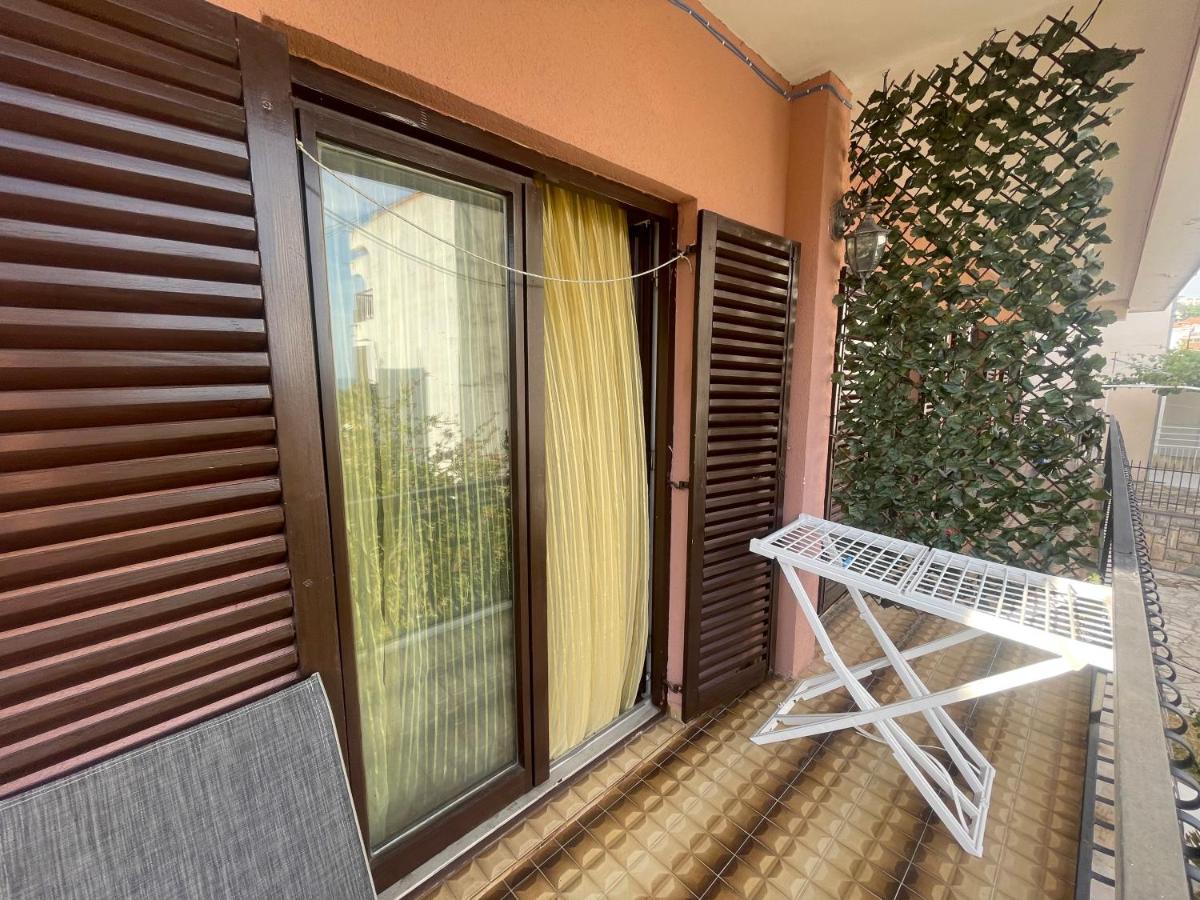 Julija 1 Apartment Igalo Exterior photo